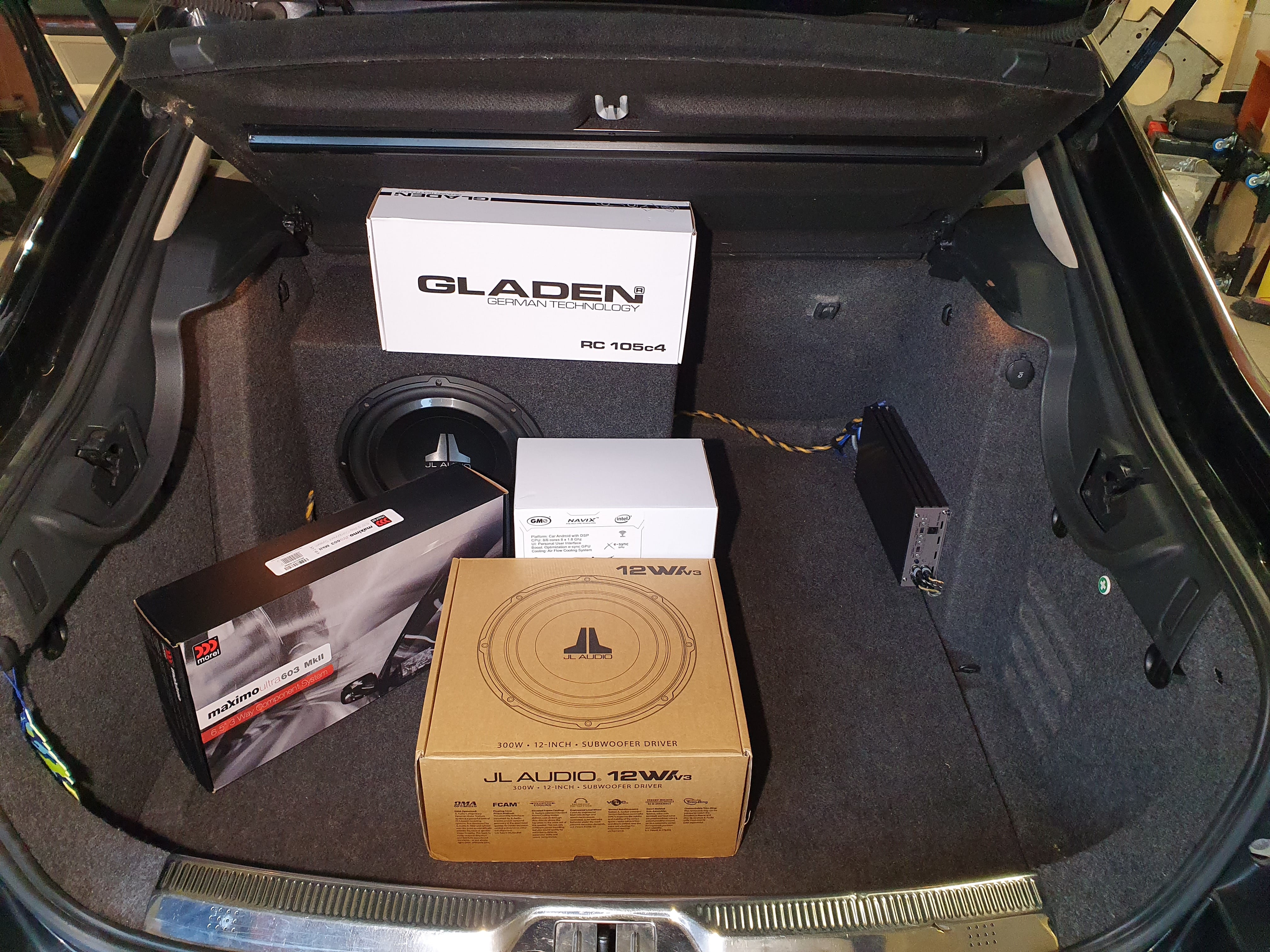 skoda superb car audio
